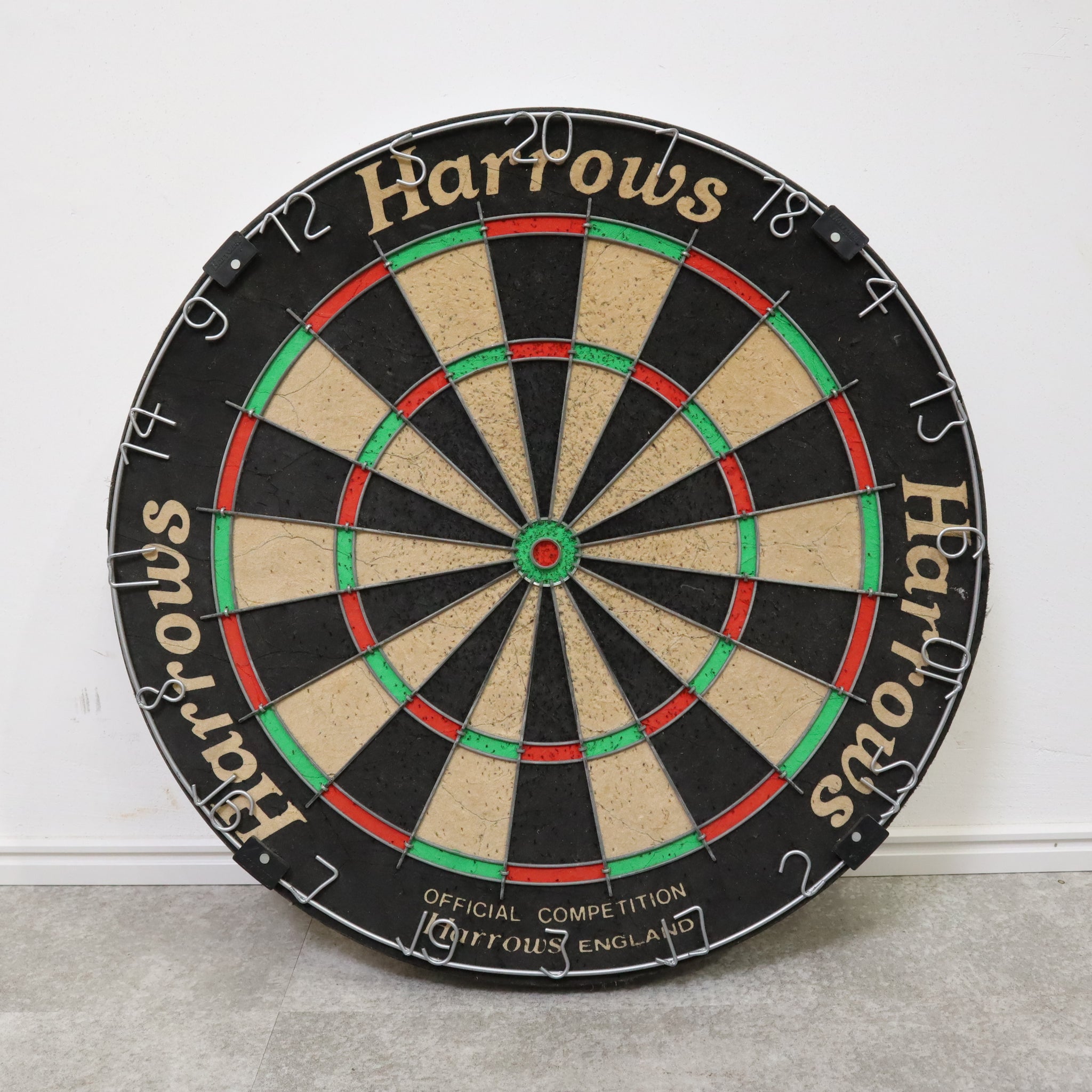 イギリス　Harrow's ダーツボード　新品未使用品 ヴィンテージ！Harrows（ハローズ）のダーツボード – バナル