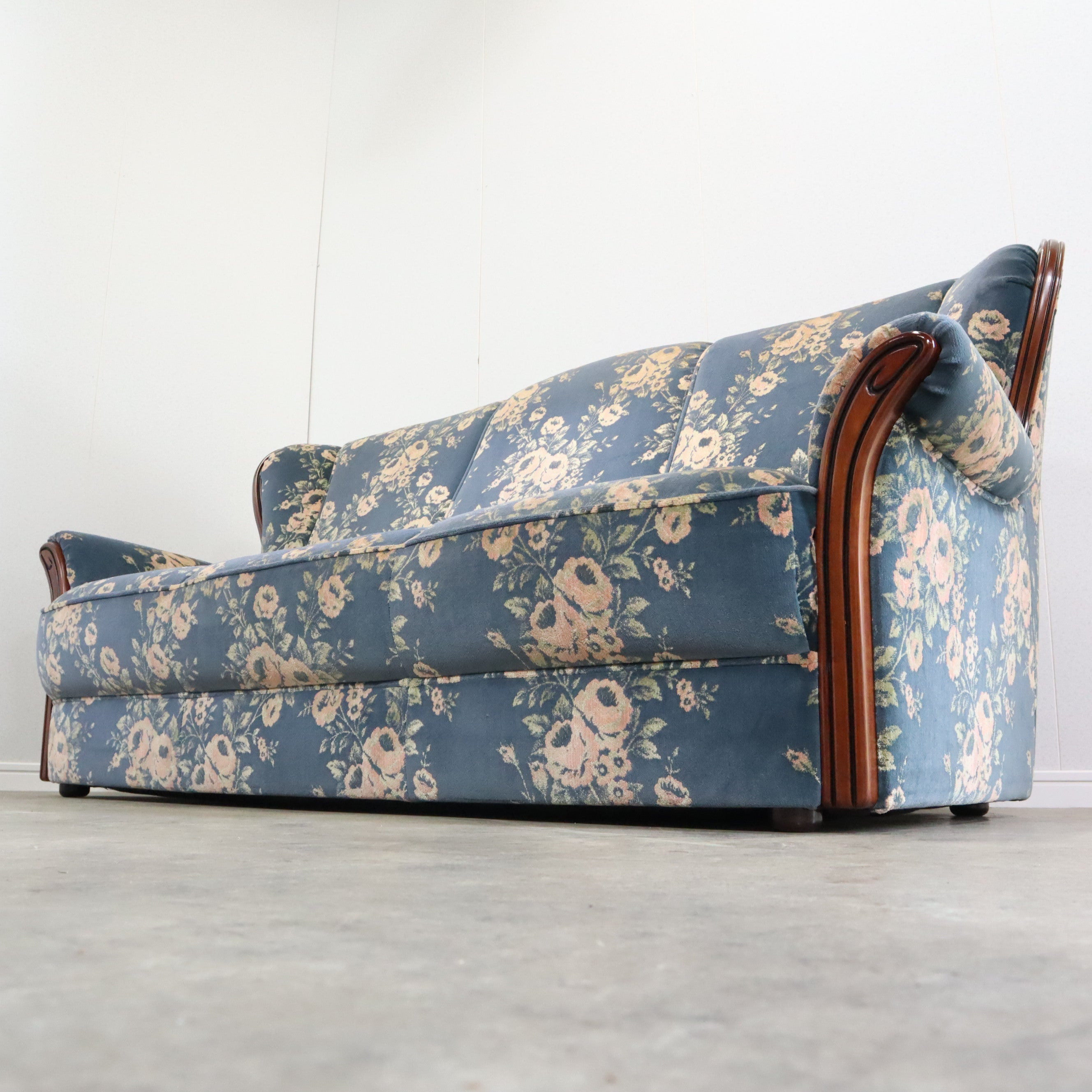 【美品】karimoku 2人掛けソファ 花柄 カリモク コロニアル 美品】karimoku 2人掛けソファ 花柄 カリモク コロニアル Amazon