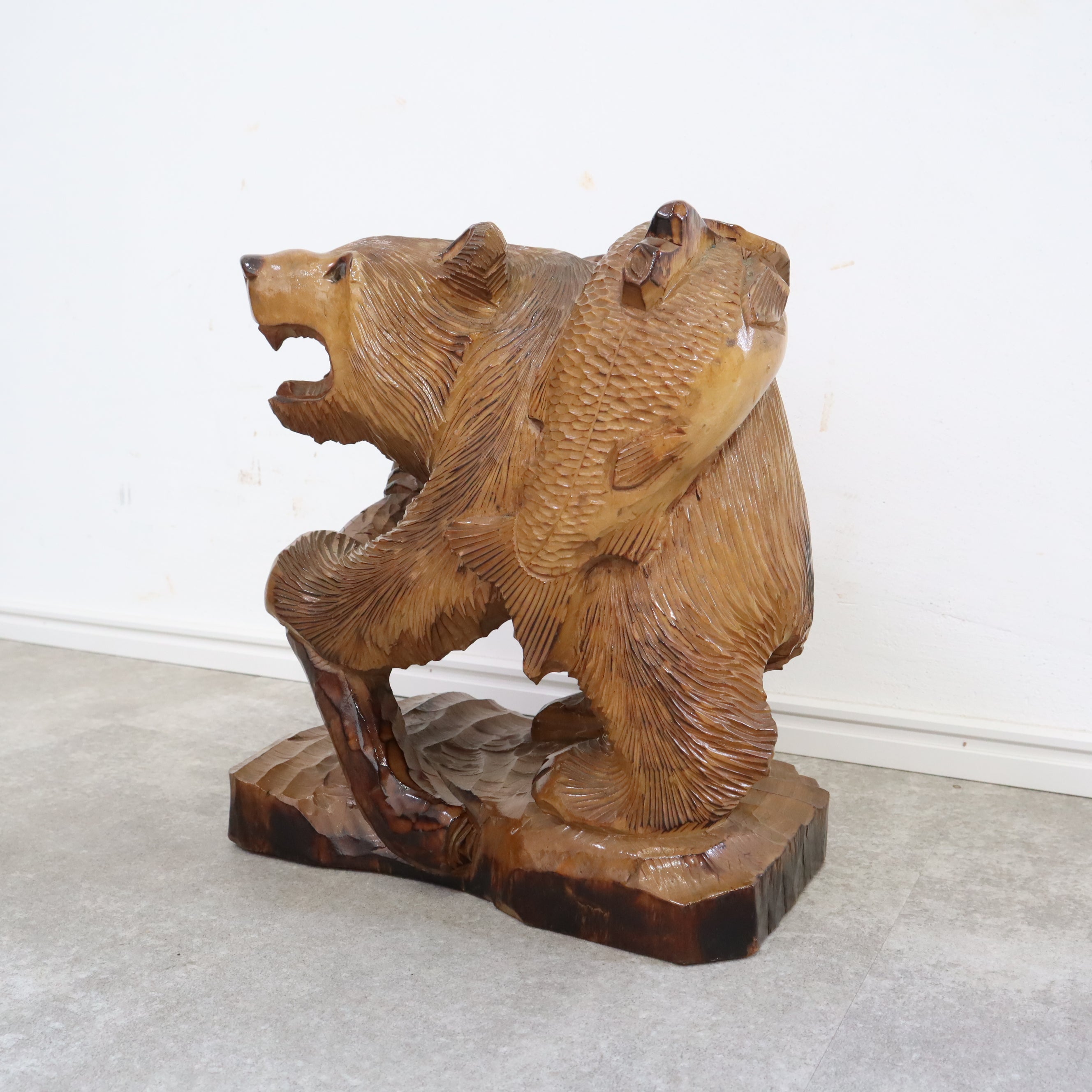 特大サイズ 高さ87cm 臨場感あふれる木彫りの熊(立像、置物