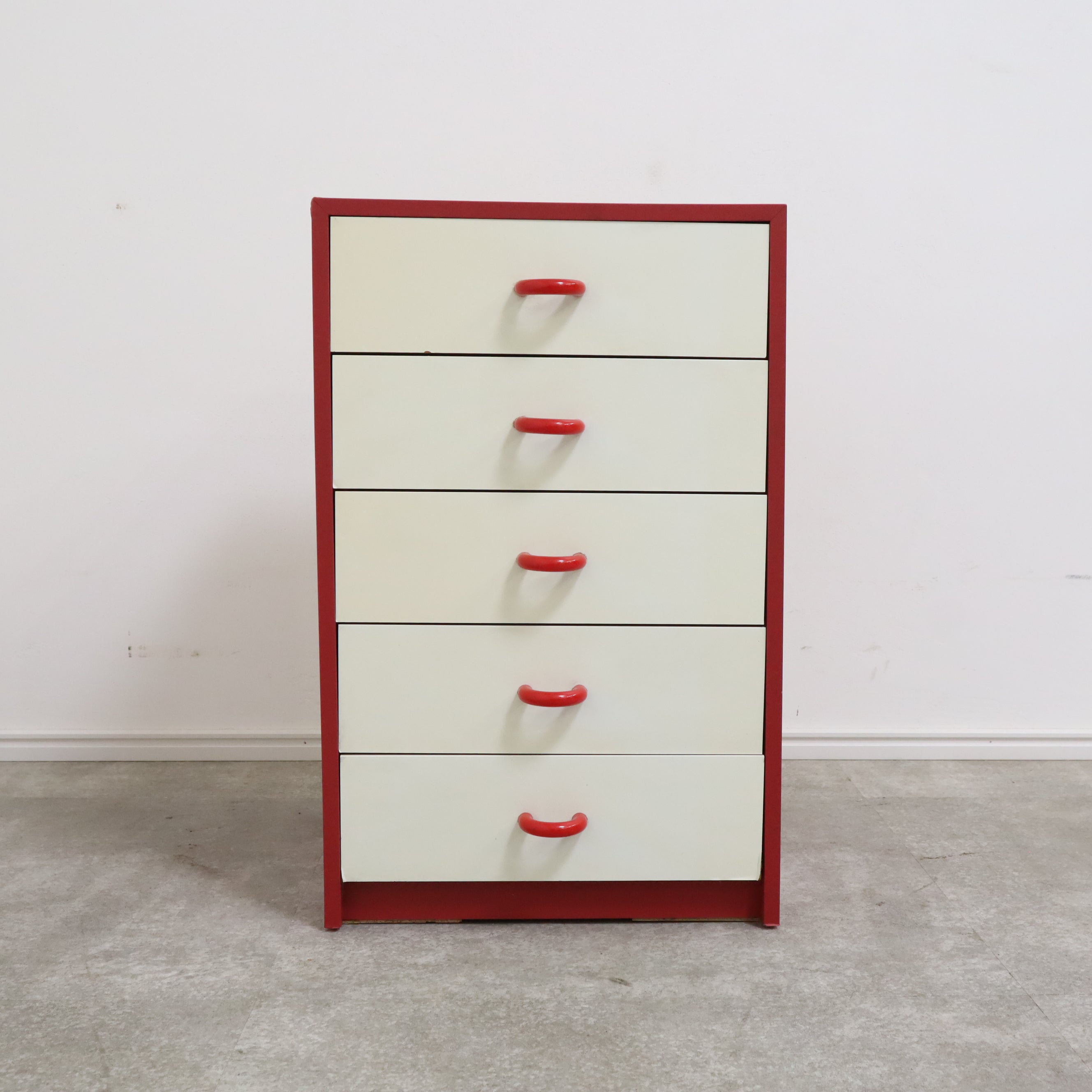 赤と白のレトロポップな小タンス – バナルオンラインショップ（BANUL