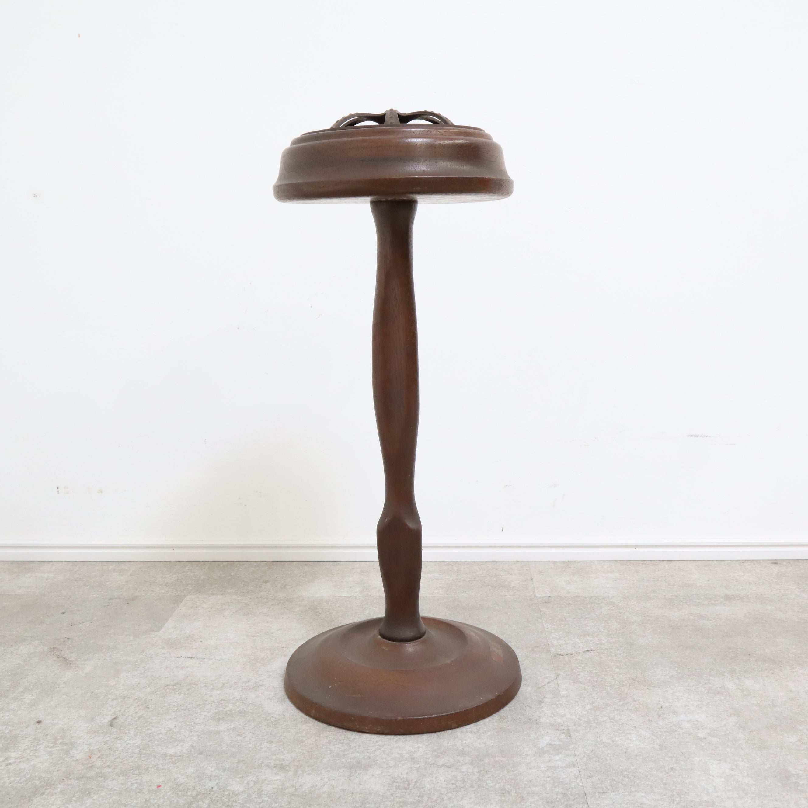 ヴィンテージ感あふれるスモークスタンド・灰皿/オールドマルニ