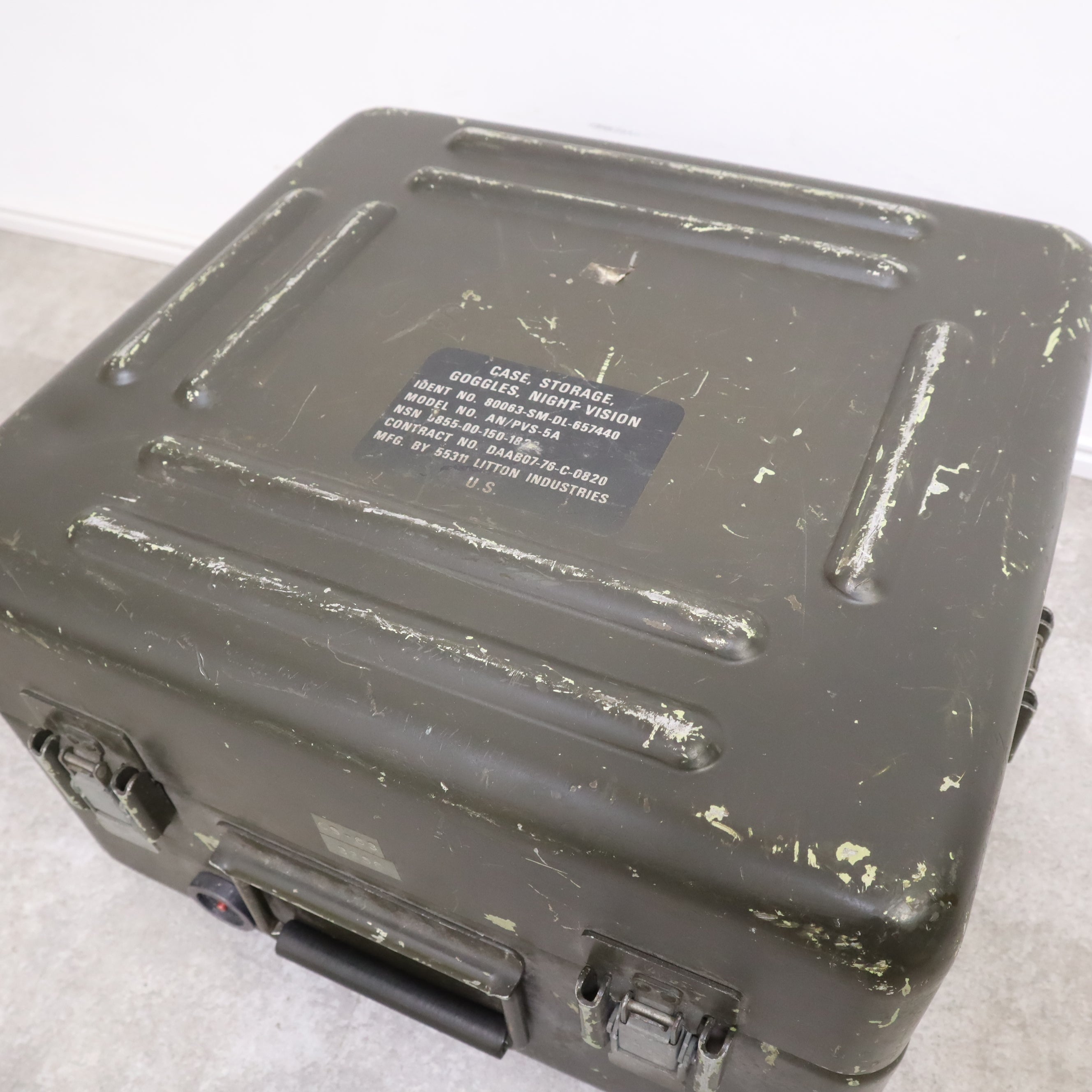 米軍放出品　ミリタリーボックス　ナイトヴィジョンケース NIGHT VISION GOGGLES STORAGE CASE 米軍放出品の商品詳細