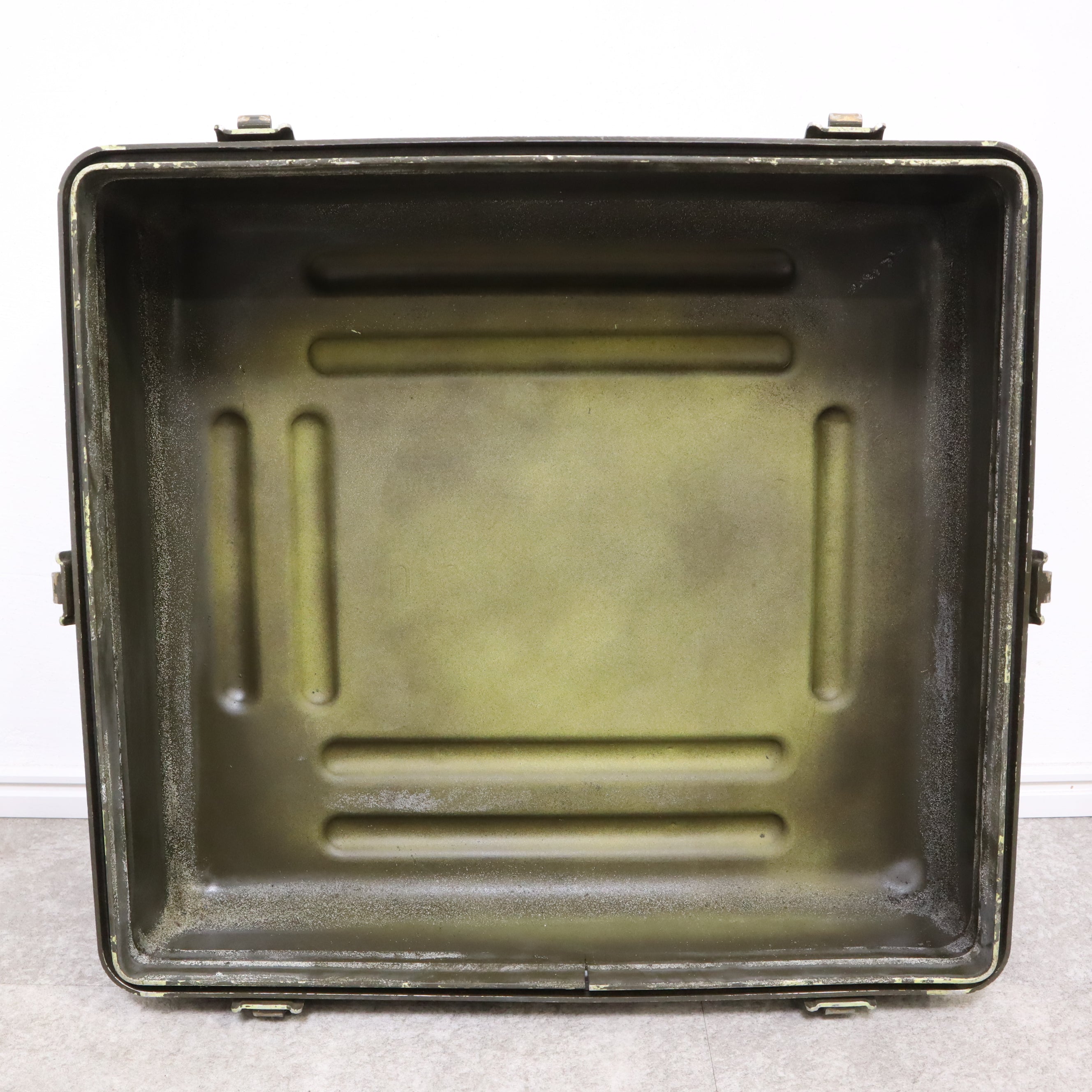 米軍放出品　ミリタリーボックス　ナイトヴィジョンケース NIGHT VISION GOGGLES STORAGE CASE 米軍放出品の商品詳細