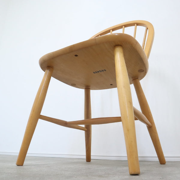 飛騨産業 キツツキ ダイニングチェア 木製 椅子 ウィンザーチェア フープバック レトロ【08B2207062】