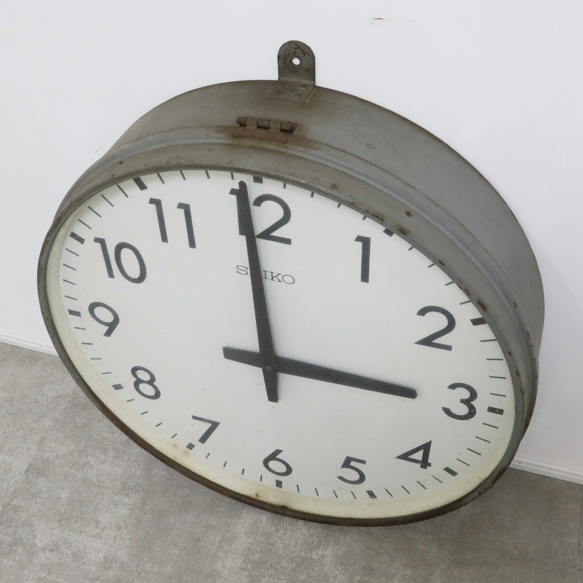 SEIKO モダン掛時計 約70cm SEIKO 大型掛時計 ソーラー屋外用電波時計 セイコー SF211S