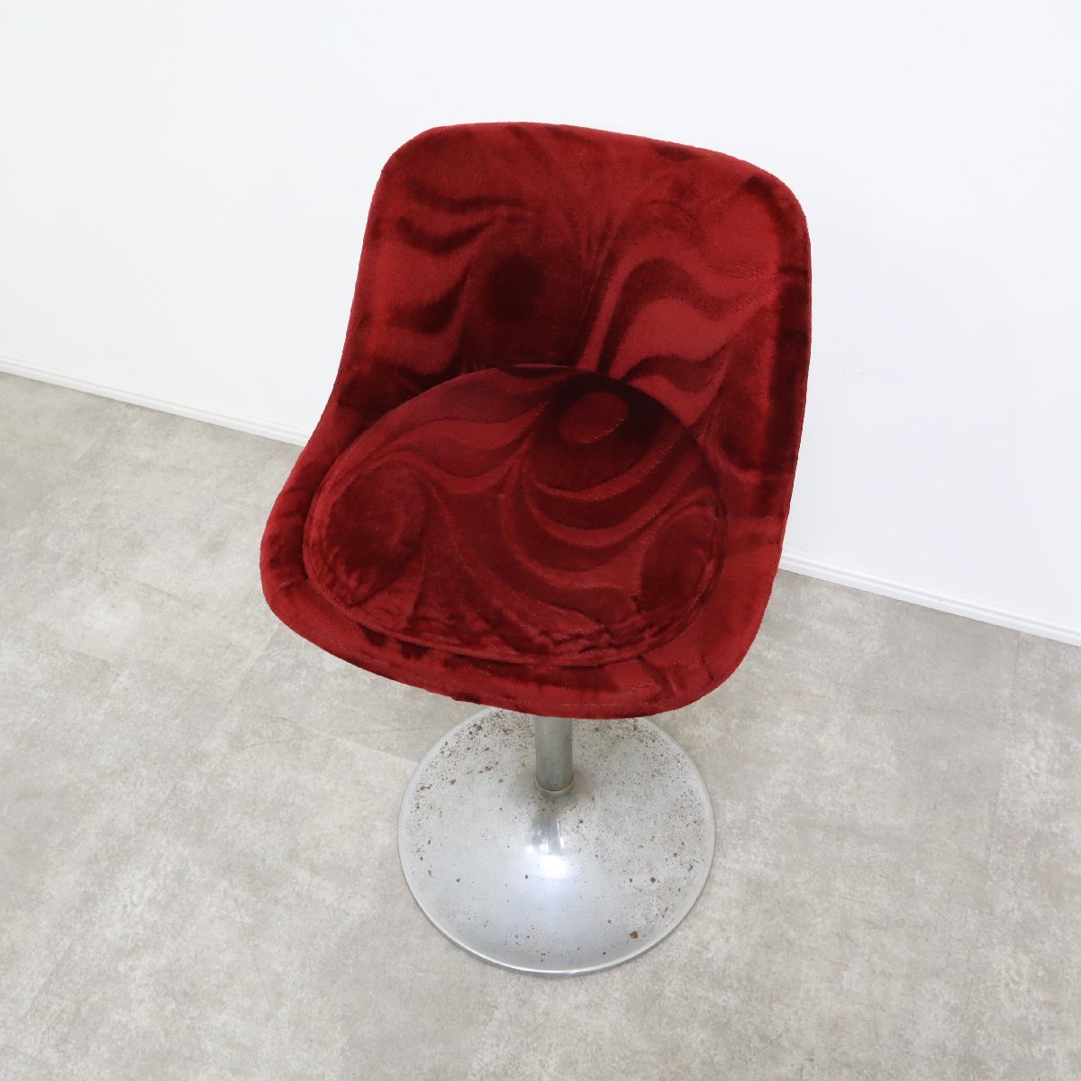 レトロなワインレッドのカウンターチェア – バナルオンラインショップ