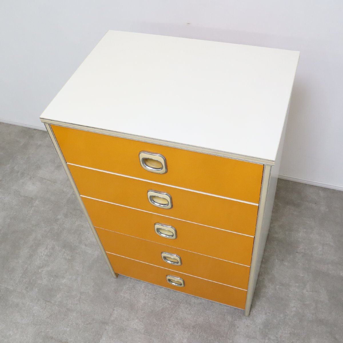 オレンジ色の5段チェスト レトロポップ 傷あり 1790452014.jpg?1673692845
