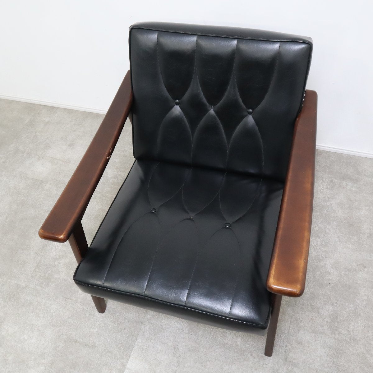 オールドカリモク 希少な赤ロゴ！1人掛けソファ – バナルオンライン